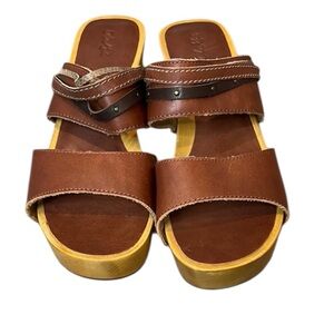 Olukai Brown Kamala Leather clogs with wooden wedge heels size 7